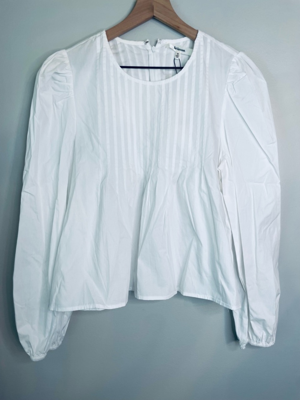 NWT La Lavon by AVARA White Mimi Top